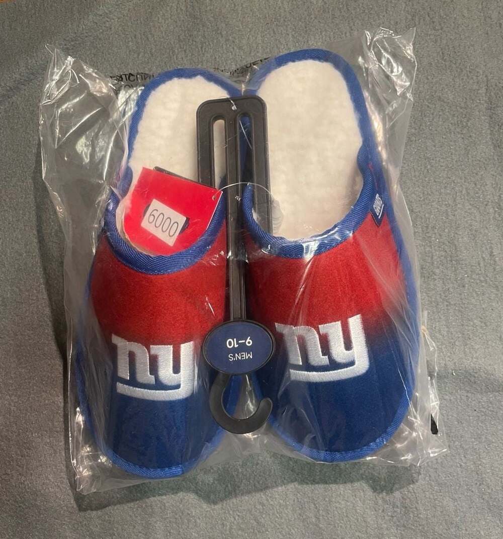 FOCO New York Giants Slippers Size 9-10 Men's Colorblock Big Logo